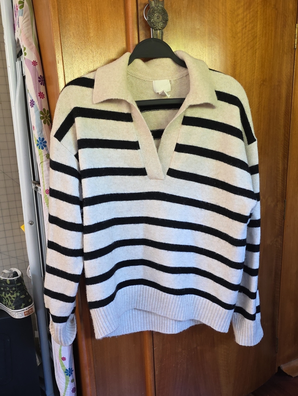 H&M Cream and Black Wool/Cashmere Striped V-Neck Collared Sweater